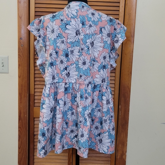 NWOT Floral Ruffle Sleeve Plus Size Top (2XL) - Picture 10 of 12